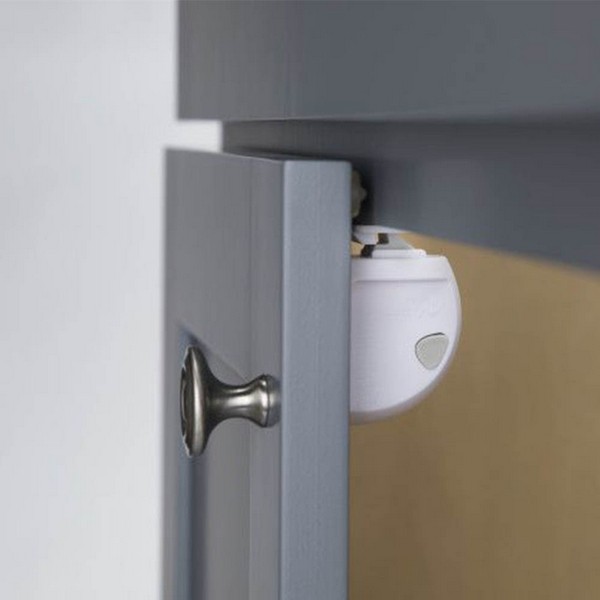 Продукт SAFETY 1ST - Магнитна ключалка за шкафове (2 ключалки + 1 ключ) 12м+ - 0 - BG Hlapeta