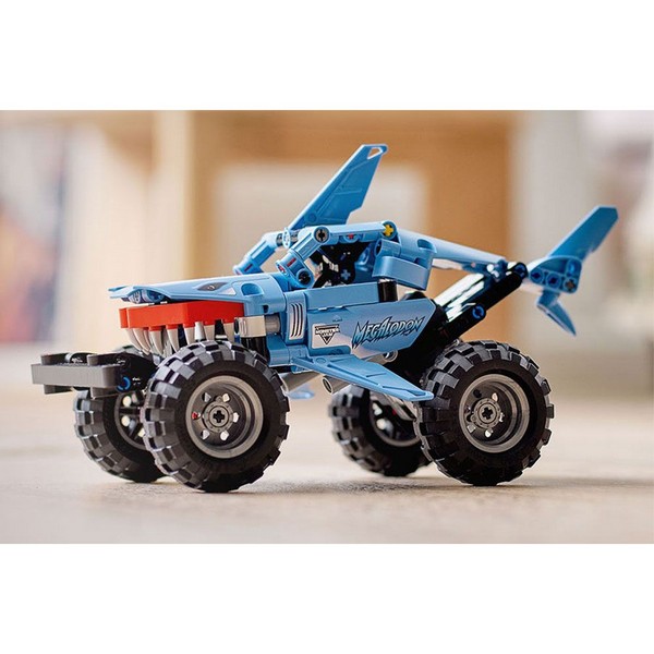 Продукт LEGO Technic Monster Jam Megalodon - Конструктор 2в1 - 0 - BG Hlapeta