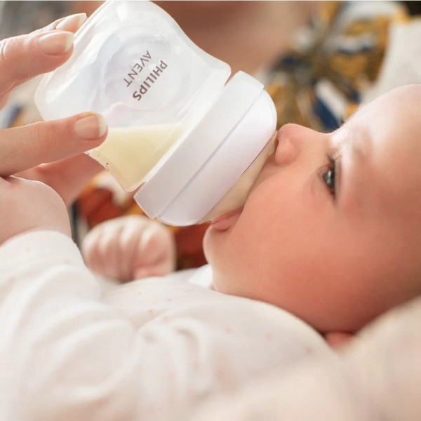 Продукт Philips AVENT Natural Response Ultra Soft - Комплект за новородено с 4 шишета за хранене с биберони без протичане, залъгалка и четка за почистване - 0 - BG Hlapeta