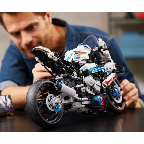 Продукт LEGO Technic BMW M 1000 RR - Конструктор-мотор - 0 - BG Hlapeta