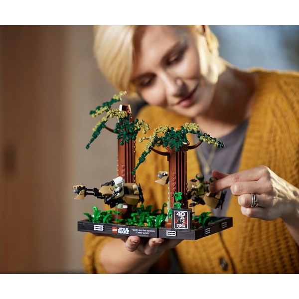 Продукт LEGO Star Wars - Диорама на преследването на Ендор - 0 - BG Hlapeta