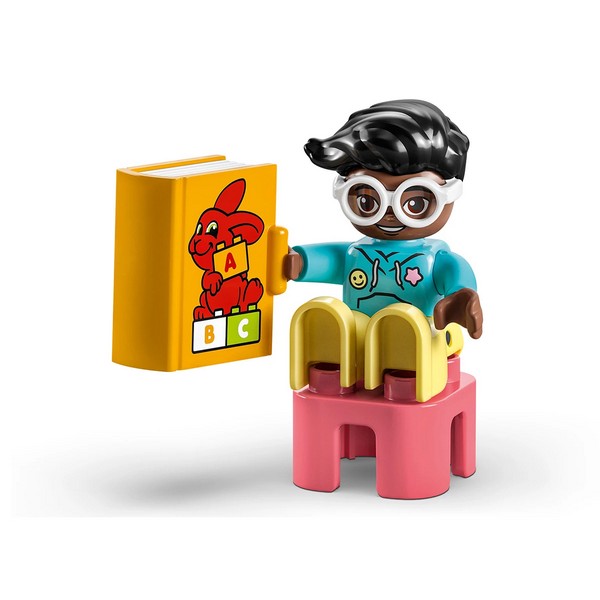 Продукт LEGO DUPLO Town - Един ден в центъра за грижи - 0 - BG Hlapeta