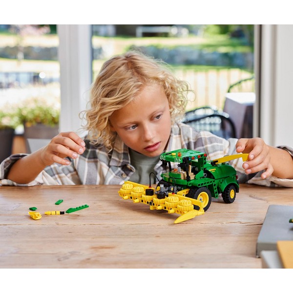 Продукт LEGO Technic - John Deere 9700 Forage Harvester - 0 - BG Hlapeta