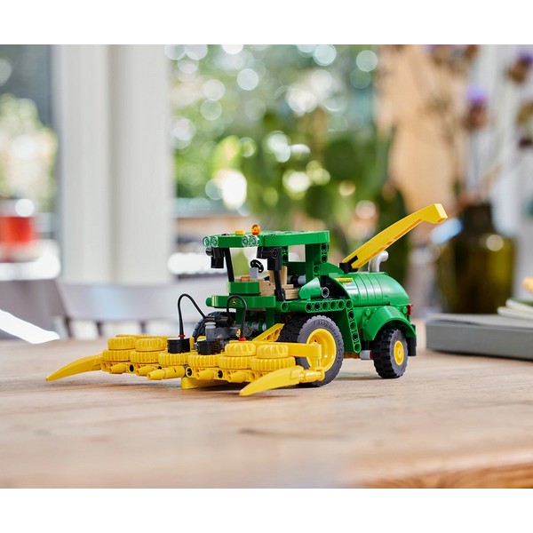 Продукт LEGO Technic - John Deere 9700 Forage Harvester - 0 - BG Hlapeta