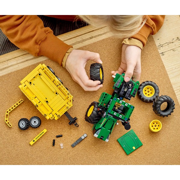 Продукт LEGO Technic - John Deere 9620R 4WD Tractor - 0 - BG Hlapeta