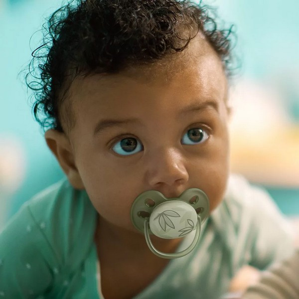 Продукт Philips AVENT Ultra Soft 0-6м Комплект от 2 бр. ортодонтични залъгалки с декорация в кутия за стерилизиране - 0 - BG Hlapeta