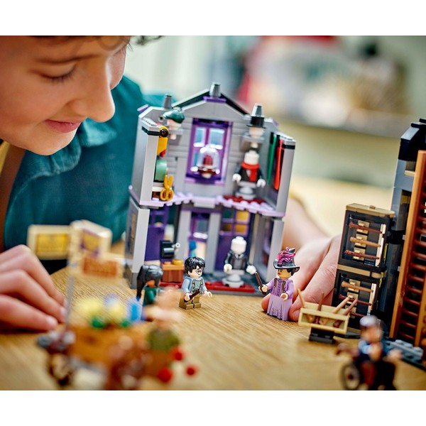 Продукт LEGO Harry Potter - Оливандър и дрехи от мадам Молкин, 744 елемента - 0 - BG Hlapeta