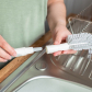 Tommee Tippee Clean - Четка от две части за почистване на бебешки шишета и биберони 2 в 1 Продукт Tommee Tippee Clean - Четка от две части за почистване на бебешки шишета и биберони 2 в 1 - 2 - BG Hlapeta