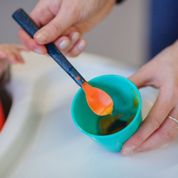 Продукт Tommee Tippee - Термосензорни лъжици с антибактериално покритие BACSHIELD, 4м+, 4 бр./оп. - 0 - BG Hlapeta