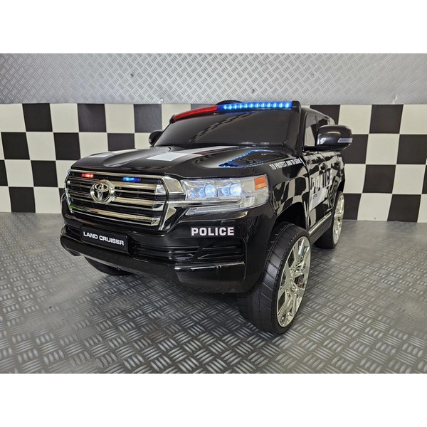 Акумулаторен джип Toyota Land Cruiser Police 12V, с меки гуми и кожена седалка