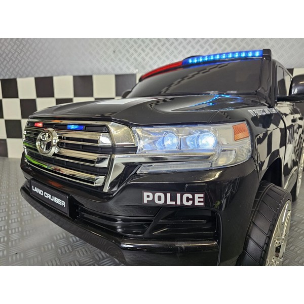 Продукт Акумулаторен джип Toyota Land Cruiser Police 12V, с меки гуми и кожена седалка - 0 - BG Hlapeta