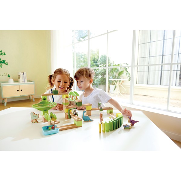 Продукт Hape Дино приключение - Комплект дървена игра, Домино, 131 части - 0 - BG Hlapeta