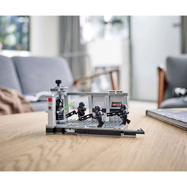 Продукт LEGO Star Wars Нападение на Dark Trooper - Конструктор, 166 части - 0 - BG Hlapeta