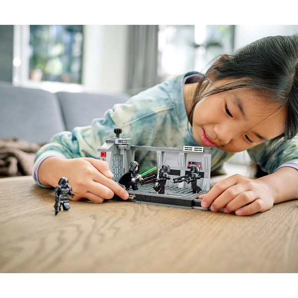 Продукт LEGO Star Wars Нападение на Dark Trooper - Конструктор, 166 части - 0 - BG Hlapeta