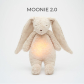 MOONIE ORGANIC 2.0 ЗАЙО - Приятелче за спокоен сън от органичен памук с нощна лампа и успокояващи звуци Продукт MOONIE ORGANIC 2.0 ЗАЙО - Приятелче за спокоен сън от органичен памук с нощна лампа и успокояващи звуци - 2 - BG Hlapeta