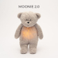 MOONIE ORGANIC 2.0 МЕЧО - Приятелче за спокоен сън от органичен памук с нощна лампа и успокояващи звуци Продукт MOONIE ORGANIC 2.0 МЕЧО - Приятелче за спокоен сън от органичен памук с нощна лампа и успокояващи звуци - 10 - BG Hlapeta