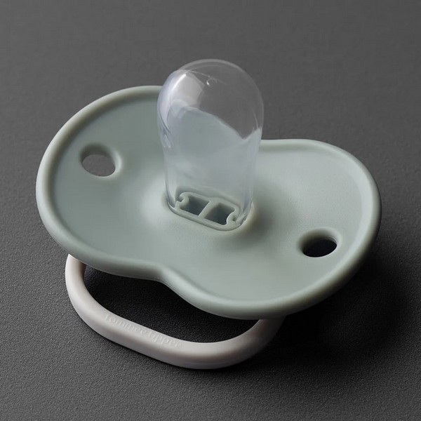 Продукт Tommee Tippee ANY TIME - Комплект от 2 бр. ортодонтични залъгалки със симетричен силиконов биберон, 18-36м, в кутия за стерилизиране - 0 - BG Hlapeta