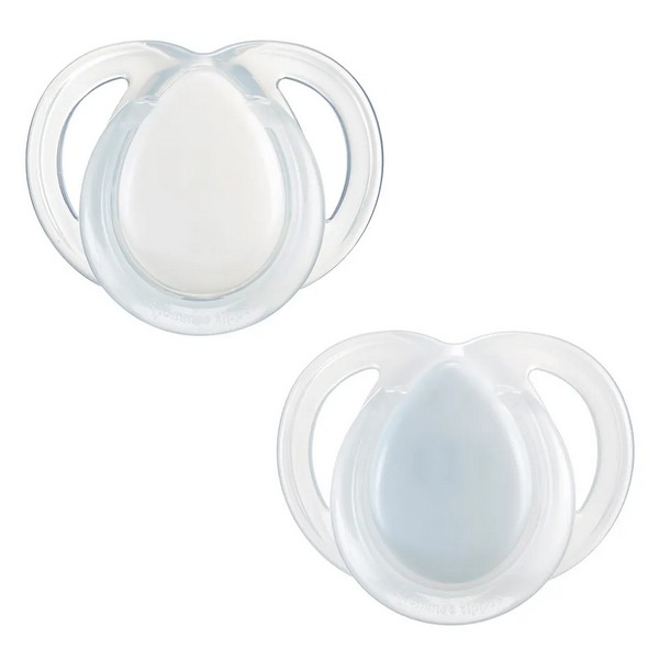 Продукт Tommee Tippee NIGHT TIME - Комплект от 2 бр. ортодонтични залъгалки със светеща в тъмното дръжка, 0-6м, в кутия за стерилизиране - 0 - BG Hlapeta