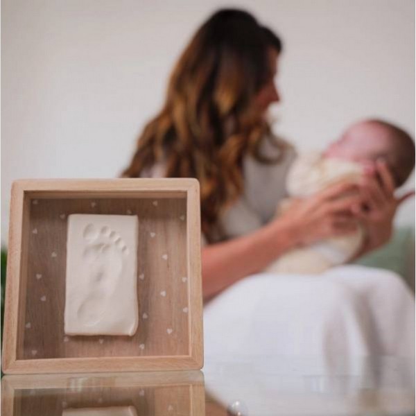 Продукт Petite ARTichaut Pretty Hearts - Дървена Рамка за Бебешки Отпечатък - 0 - BG Hlapeta