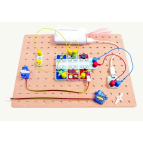 Hape LabBox - Образователен комплект изследване на вериги - Про ниво, 34 части Hape LabBox - Образователен комплект изследване на вериги - Про ниво, 34 части