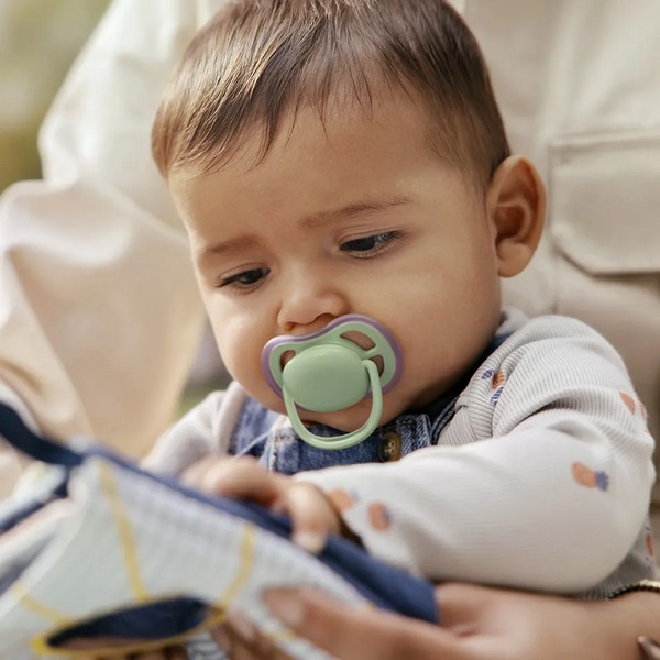 Продукт Philips AVENT Ultra Air - 2 броя ортодонтски силиконови залъгалки, 6-18м, едноцветни, в кутия за стерилизиране - 0 - BG Hlapeta