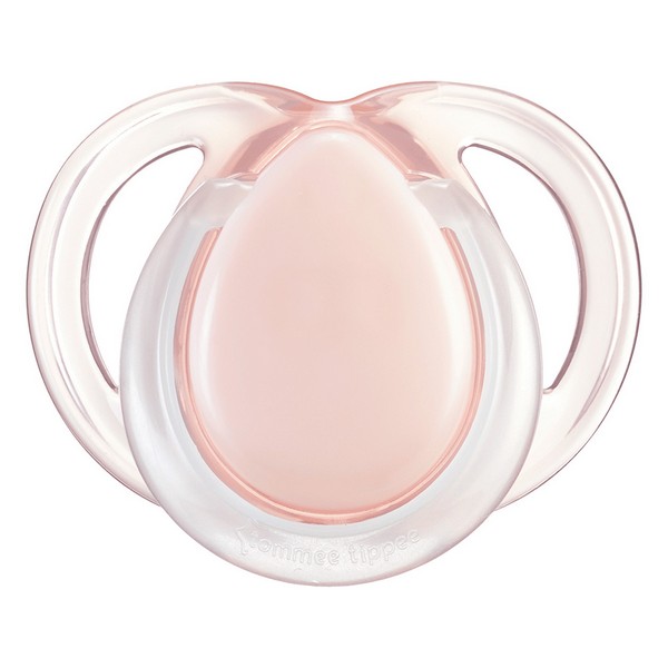 Продукт Tommee Tippee NIGHT TIME - Комплект от 2 бр. ортодонтични залъгалки със светеща в тъмното дръжка, 0-6м, в кутия за стерилизиране - 0 - BG Hlapeta