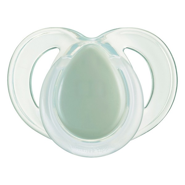 Продукт Tommee Tippee NIGHT TIME - Комплект от 2 бр. ортодонтични залъгалки със светеща в тъмното дръжка, 6-18м, в кутия за стерилизиране - 0 - BG Hlapeta