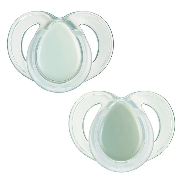 Продукт Tommee Tippee NIGHT TIME - Комплект от 2 бр. ортодонтични залъгалки със светеща в тъмното дръжка, 6-18м, в кутия за стерилизиране - 0 - BG Hlapeta