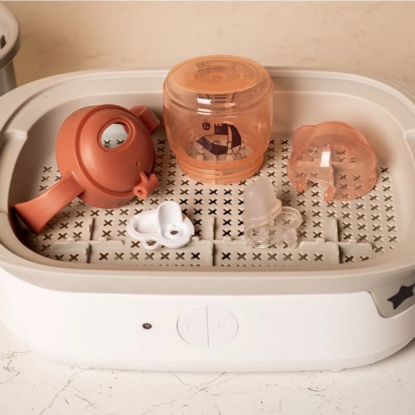 Продукт Tommee Tippee Soft Spout - Неразливаща се чаша с мек накрайник с антибактериална технология BACSHIELD, с дръжки, 150 мл, 4м+ - 0 - BG Hlapeta