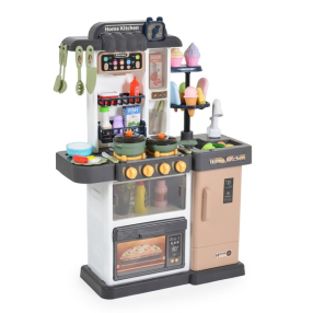 Кухня с аксесоари и течаща вода