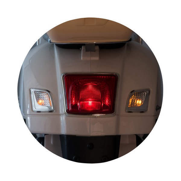 Продукт Акумулаторен мотор Vespa GTS Super 7.2V с кожена седалка - 0 - BG Hlapeta