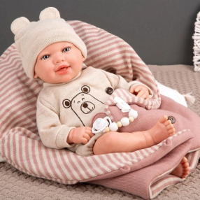 Arias Лейн - Усмихната кукла-бебе с розов спален чувал и биберон - 45 см Arias Лейн - Усмихната кукла-бебе с розов спален чувал и биберон - 45 см