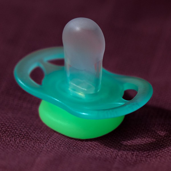 Продукт Philips AVENT Ultra Start Night - 2 бр. светещи в тъмното ортодонтски залъгалки за новородени, в синьо и зелено с декор Sleep, в кутия за стерилизиране - 0 - BG Hlapeta