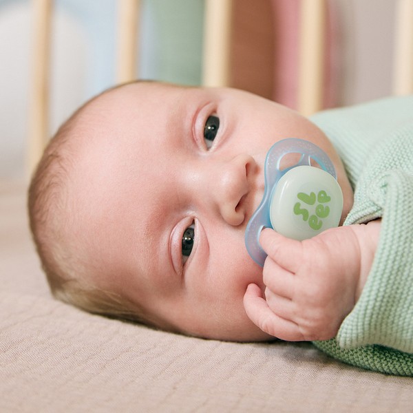 Продукт Philips AVENT Ultra Start Night - 2 бр. светещи в тъмното ортодонтски залъгалки за новородени, в синьо и зелено с декор Sleep, в кутия за стерилизиране - 0 - BG Hlapeta