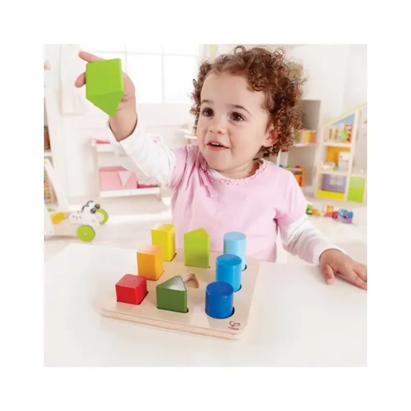 Hape - Дървенa игра сортер с геометрични фигури
