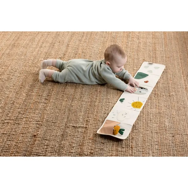 Продукт TINY LOVE Garden оf Adventures - Еко Двустранна книжка-обиколник, 0м+ - 0 - BG Hlapeta