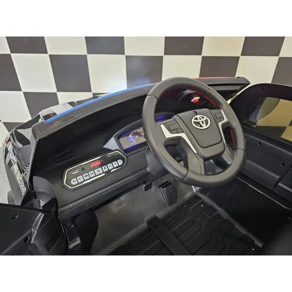 Продукт Акумулаторен джип Toyota Land Cruiser Police 12V, с меки гуми и кожена седалка - 0 - BG Hlapeta