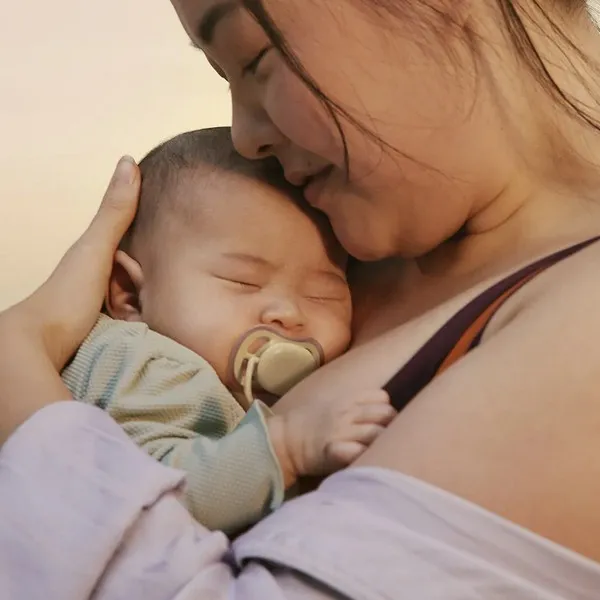 Продукт Philips AVENT Ultra Air Day and Night - 2 броя ортодонтски силиконови залъгалки, 0-6м, пастелни цветове, унисекс, в кутия за стерилизиране - 0 - BG Hlapeta