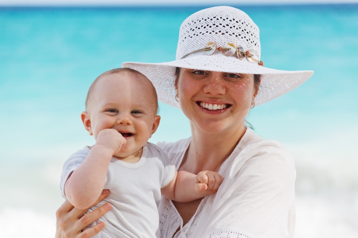 Кои са най-подходящите слънцезащитни кремове за бебе?