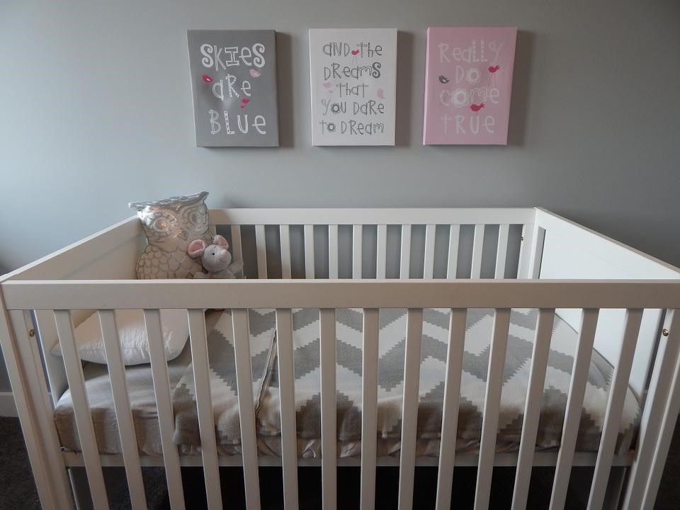 Как да обзаведем стаята на бебето?
