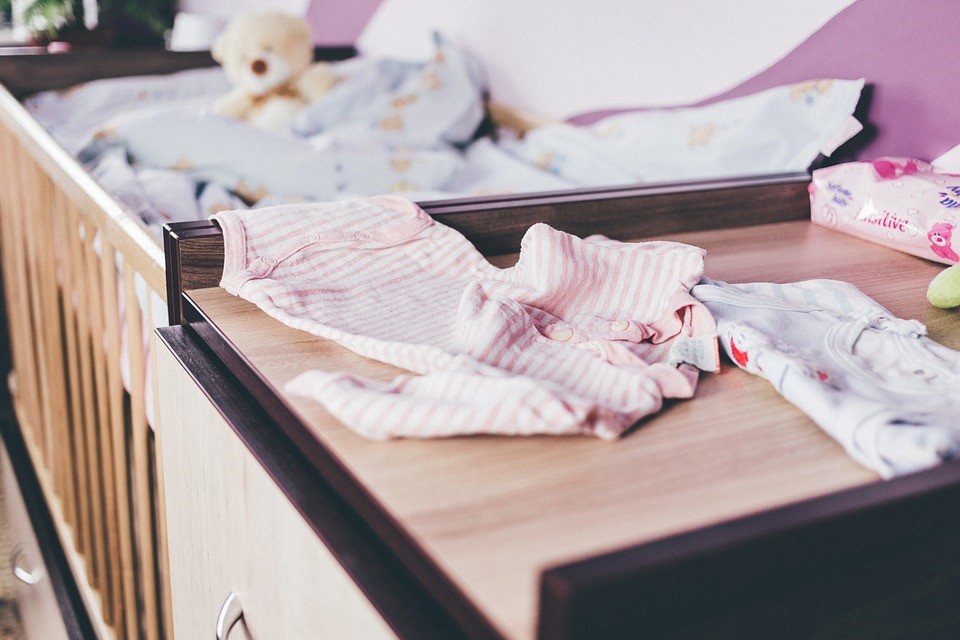 Какво легло за бебе да изберем?