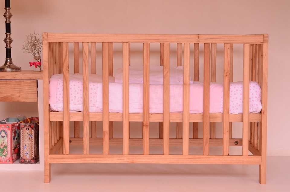 Какво легло за бебе да изберем?