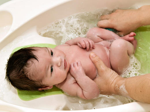 Как да изкъпем бебето ?