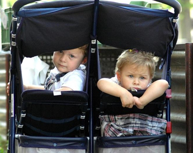 Видове колички за близнаци