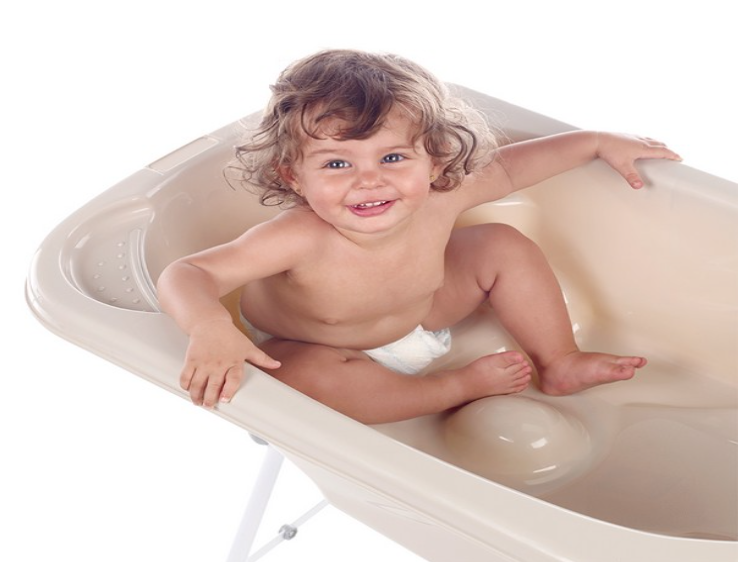 Ваната е основен аксесоар за къпане на бебетата